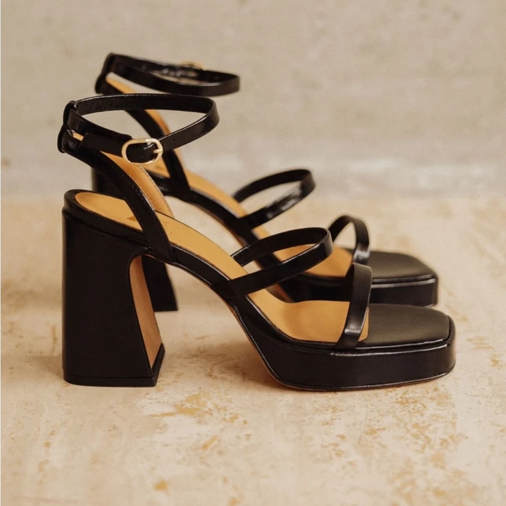Bobbies Leny Block Heels in Noir Size 7.5, New in Box